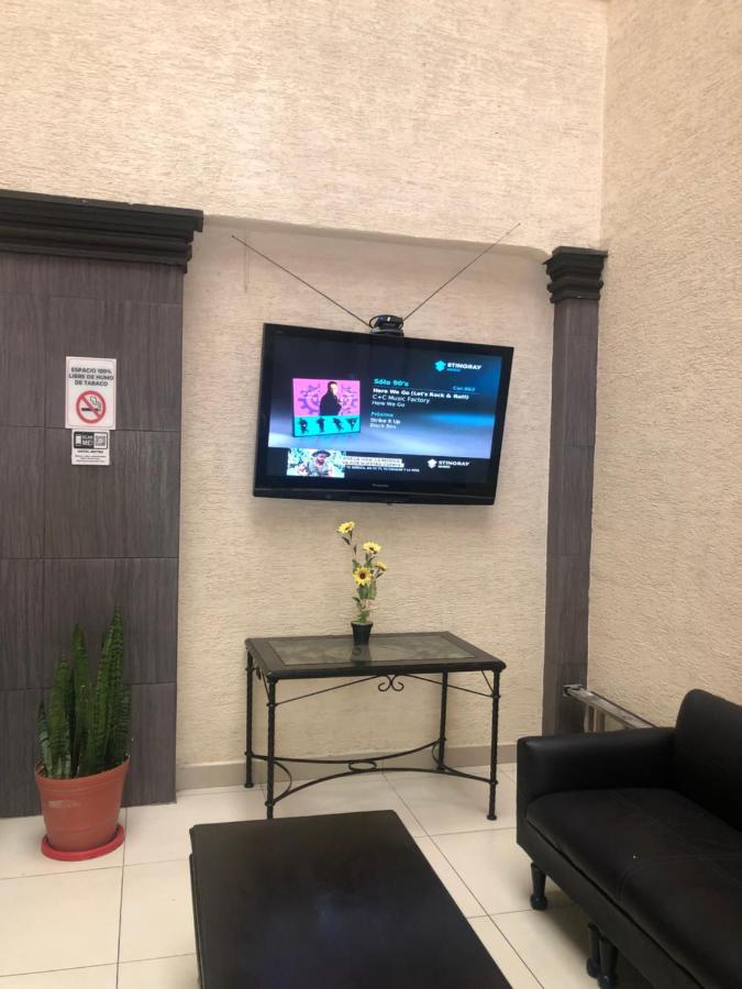 Hotel Metropolitan Гвадалахара Экстерьер фото
