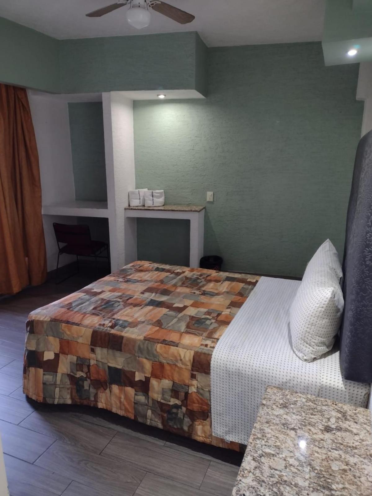 Hotel Metropolitan Гвадалахара Экстерьер фото