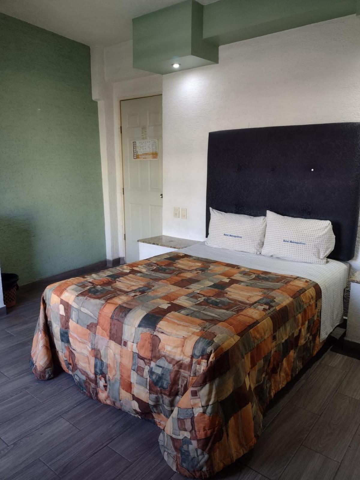 Hotel Metropolitan Гвадалахара Экстерьер фото