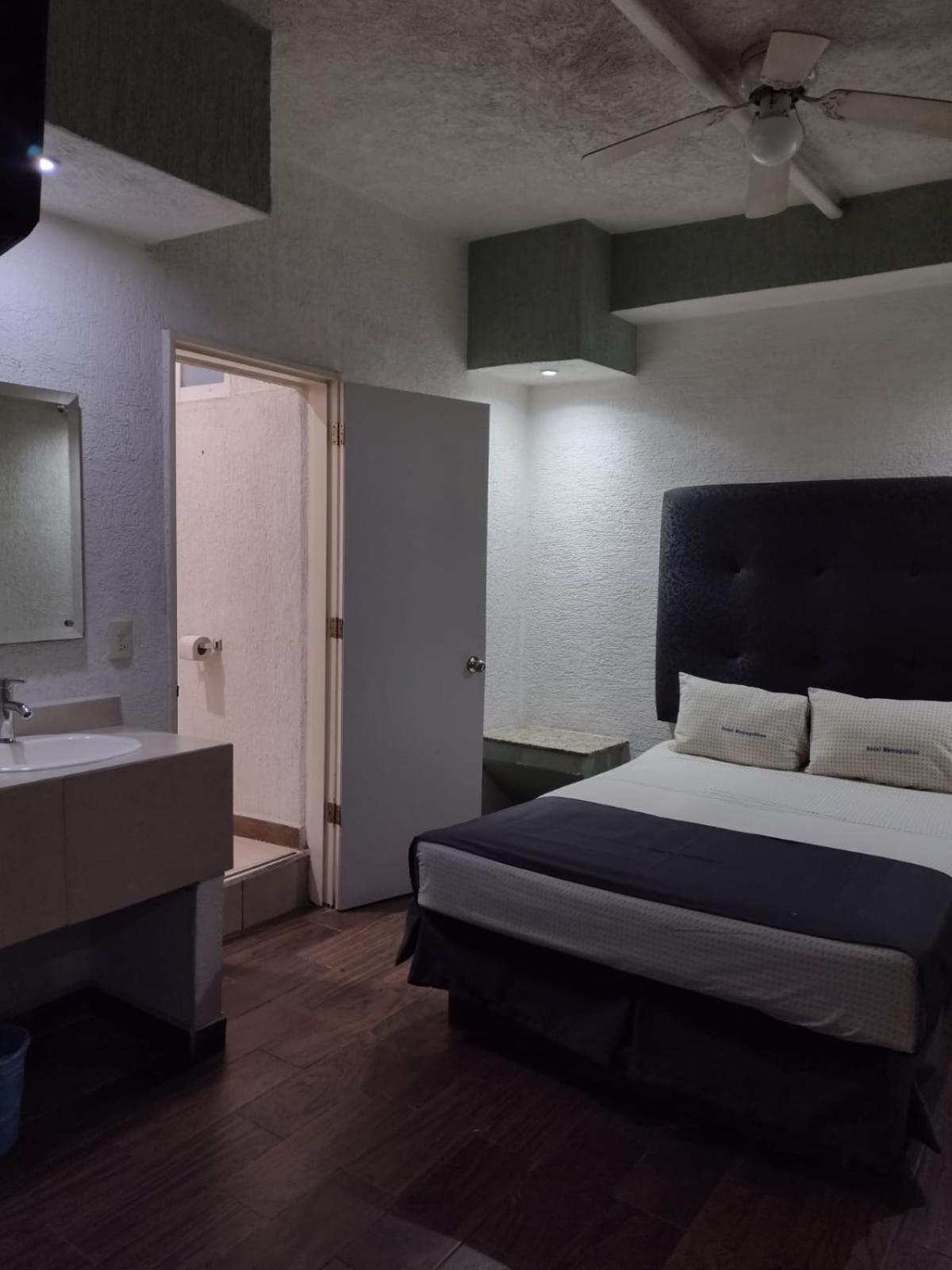 Hotel Metropolitan Гвадалахара Экстерьер фото