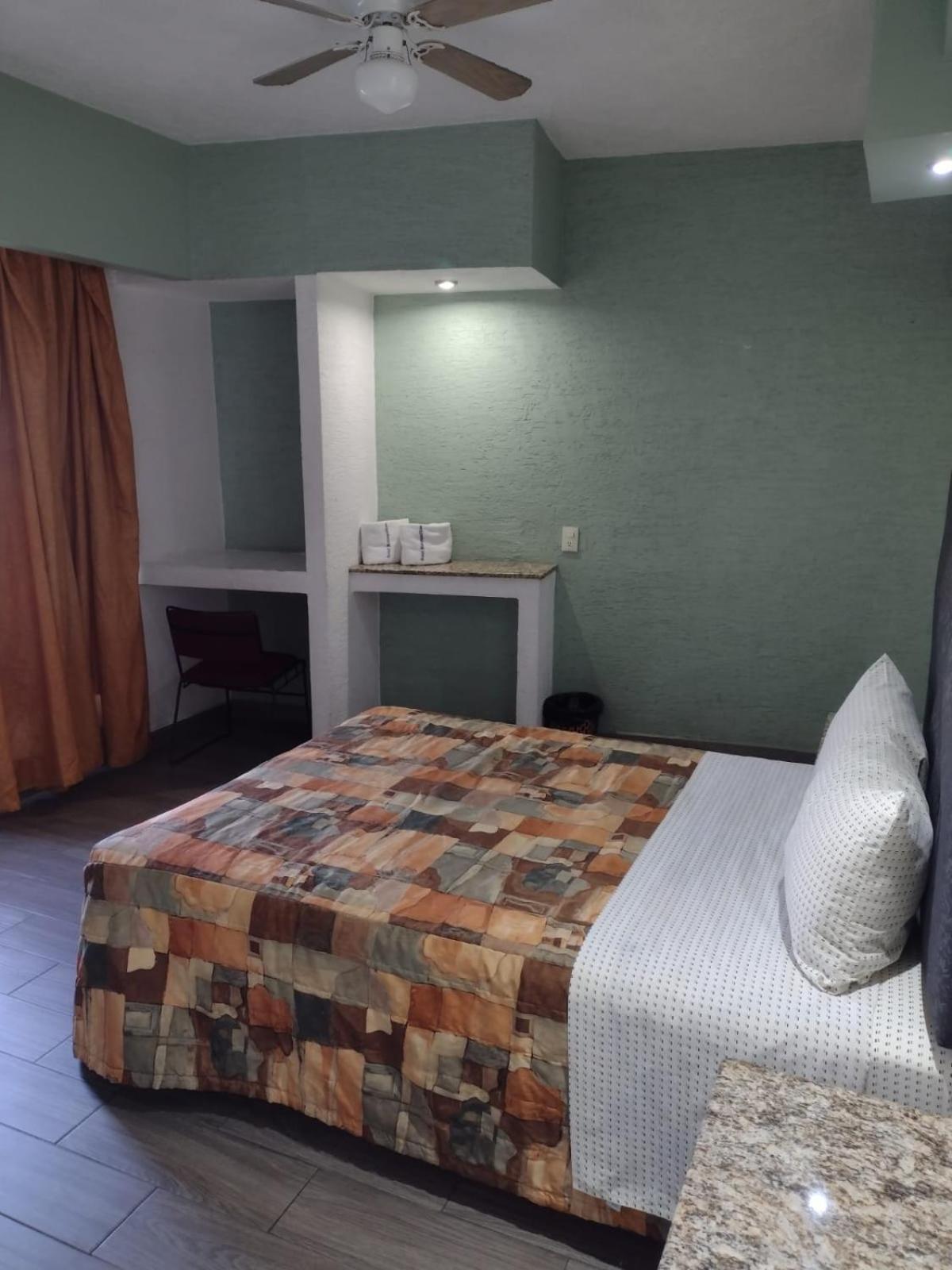 Hotel Metropolitan Гвадалахара Экстерьер фото